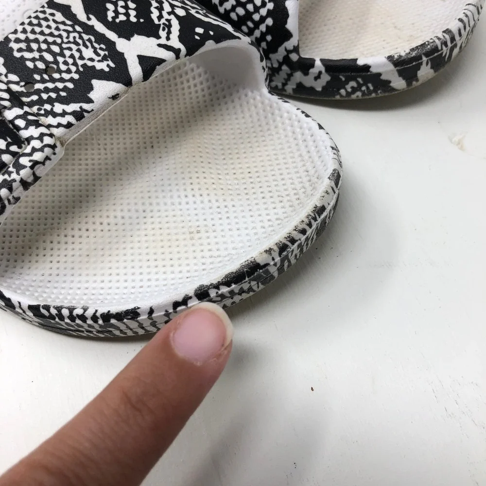 Freedom Moses Slides Womens US 7 8  Black White Snakeskin Print Sandals
